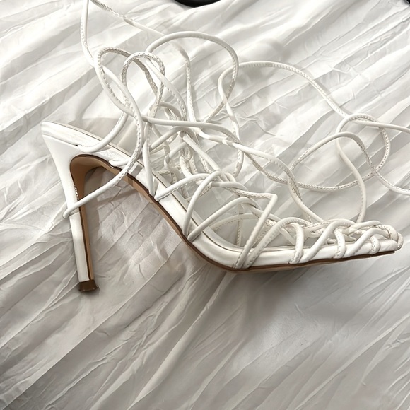 White string heels - Picture 2 of 2